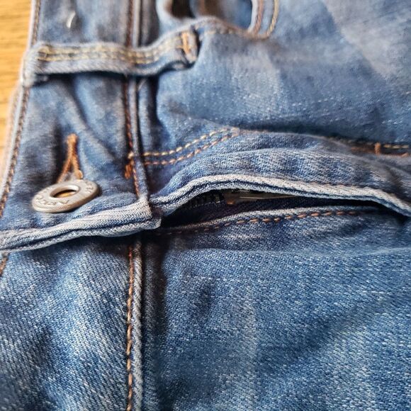 Arizona Jean Co. Distressed Fringe Hem Denim Shorts Juniors Size 3 - Picture 3 of 11